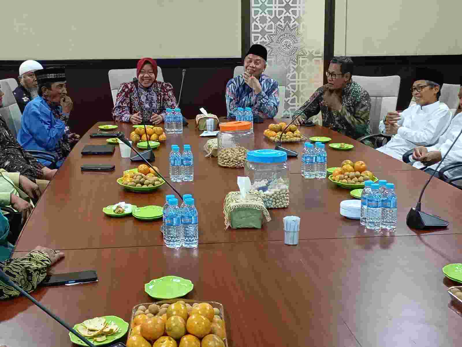 Datangi Pimpinan Muhammadiyah Jawa Timur, Cagub Risma Bahas Tiga Agenda Strategis