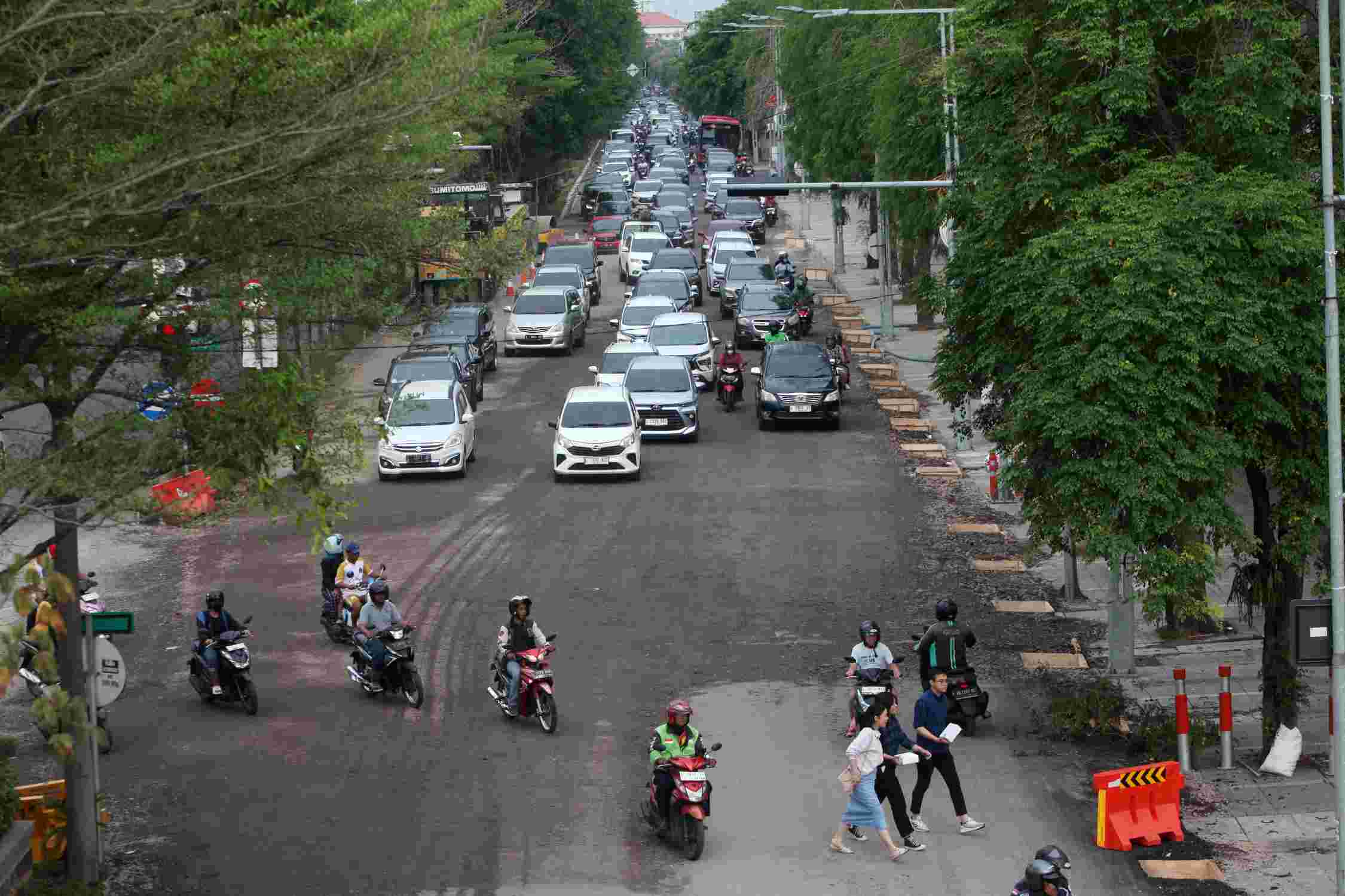 Gerak Cepat Hadapi Musim Hujan, Pemkot Surabaya Kebut Proyek Saluran dan Jalan