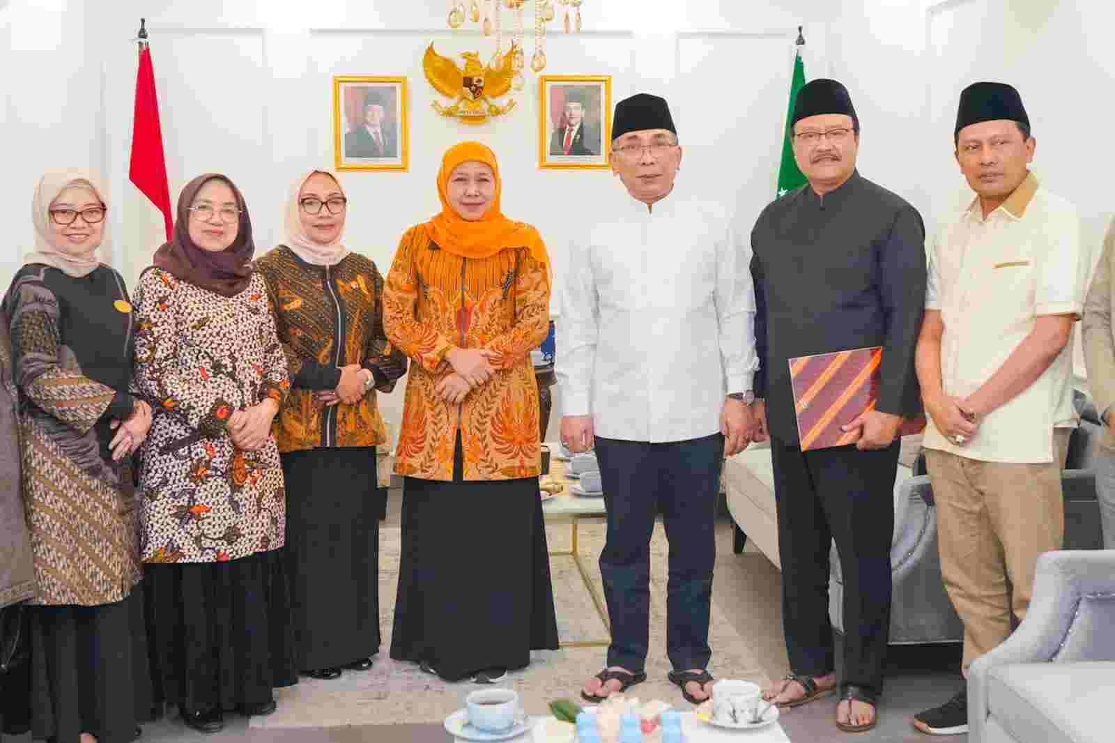 Silaturahmi ke Ketum PBNU, Khofifah : PP Muslimat NU Undang KH. Yahya Beri Pengarahan di Kongres XVIII Muslimat NU