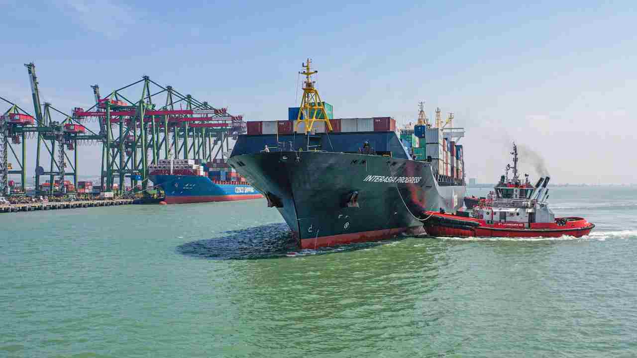 Percepat Layanan Kapal, Terminal Teluk Lamong Tekan Not Operation Time