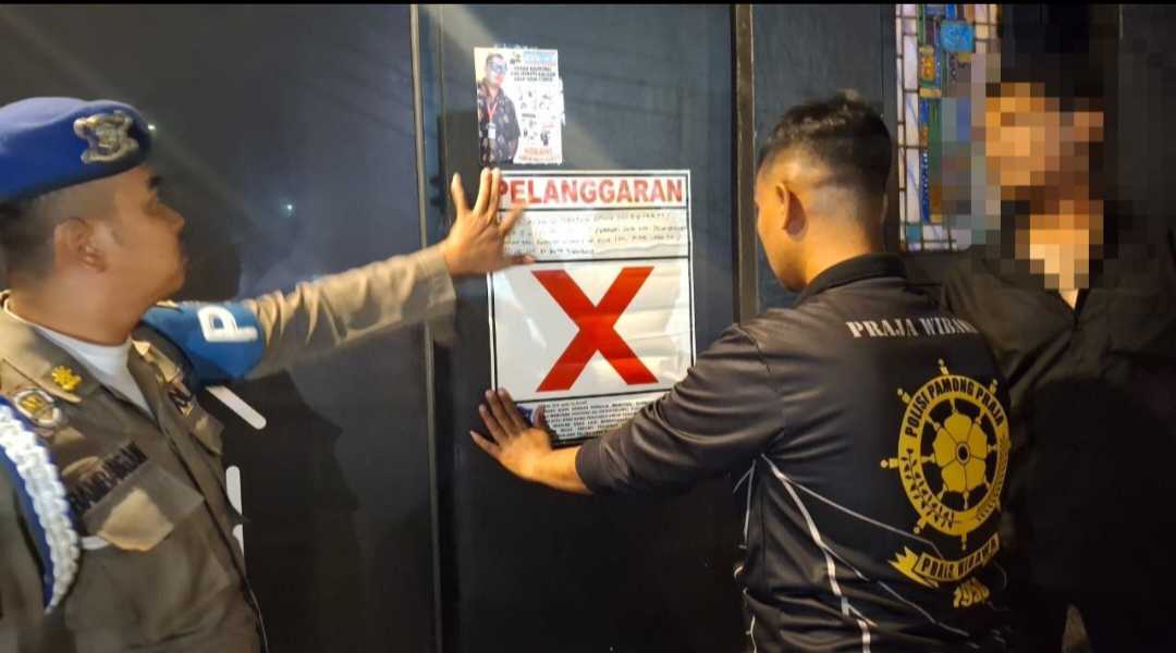 Satpol PP Surabaya Tindak Dua RHU Penjual Miras di Bulan Ramadan