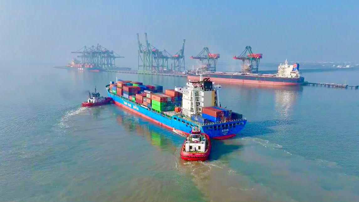 Terminal Teluk Lamong Sambut Layanan Baru Feeder Asia Xpress