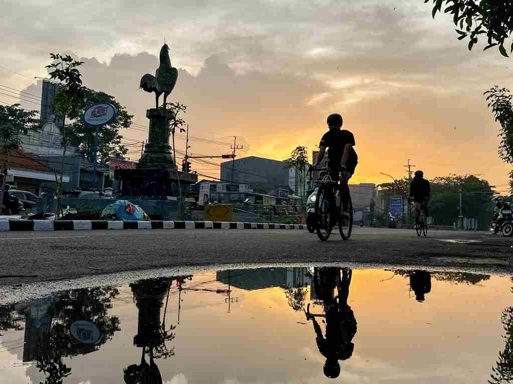 Polemik Patung Ayam Jago di Lidah Wetan, Wali Kota Eri: Itu Simbol Perjuangan Cikal Bakal Surabaya!