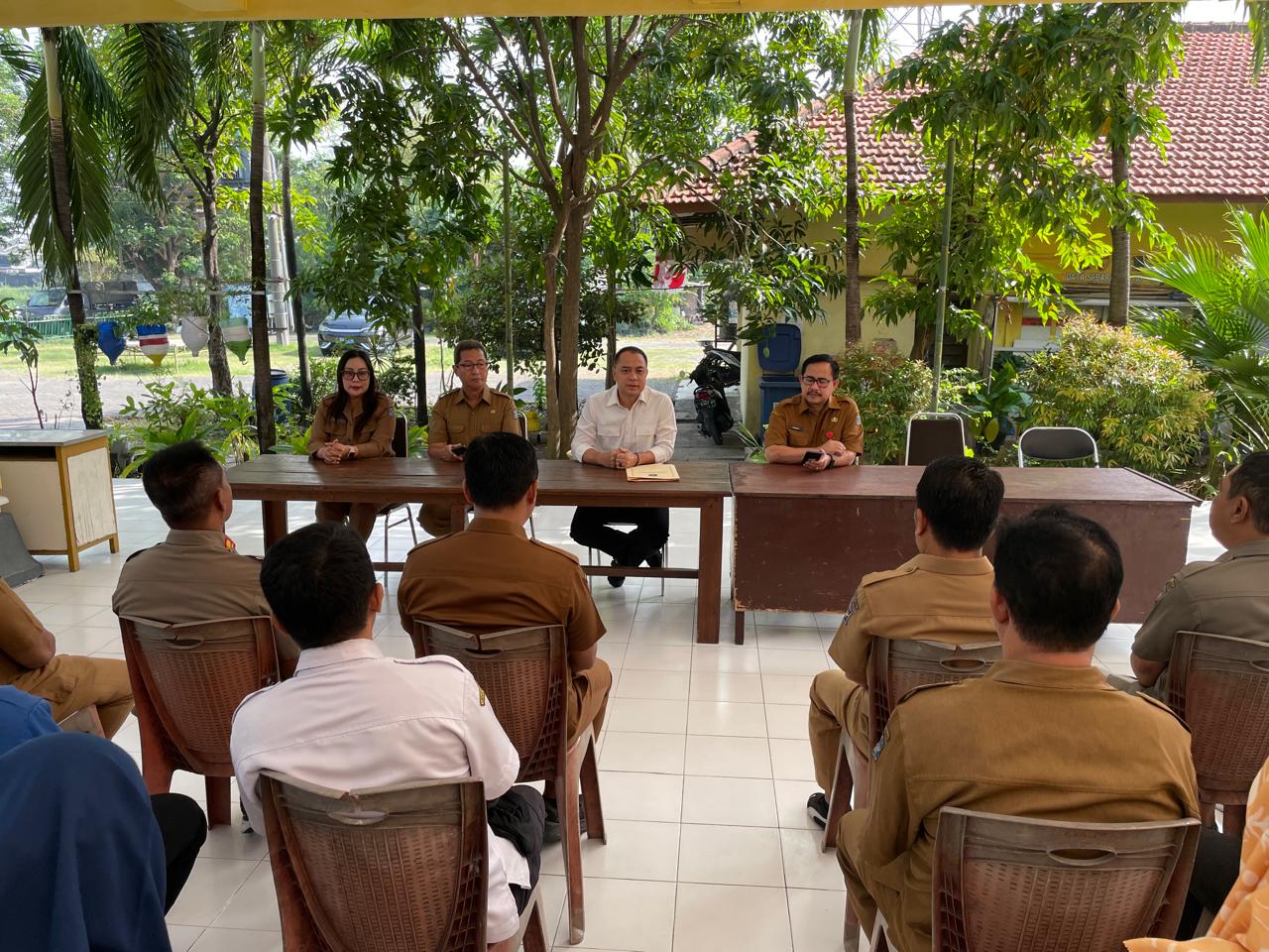 Terbukti Pungli Adminduk, Wali Kota Eri Cahyadi Beri Peringatan Keras Oknum Pegawai Kelurahan Kebraon