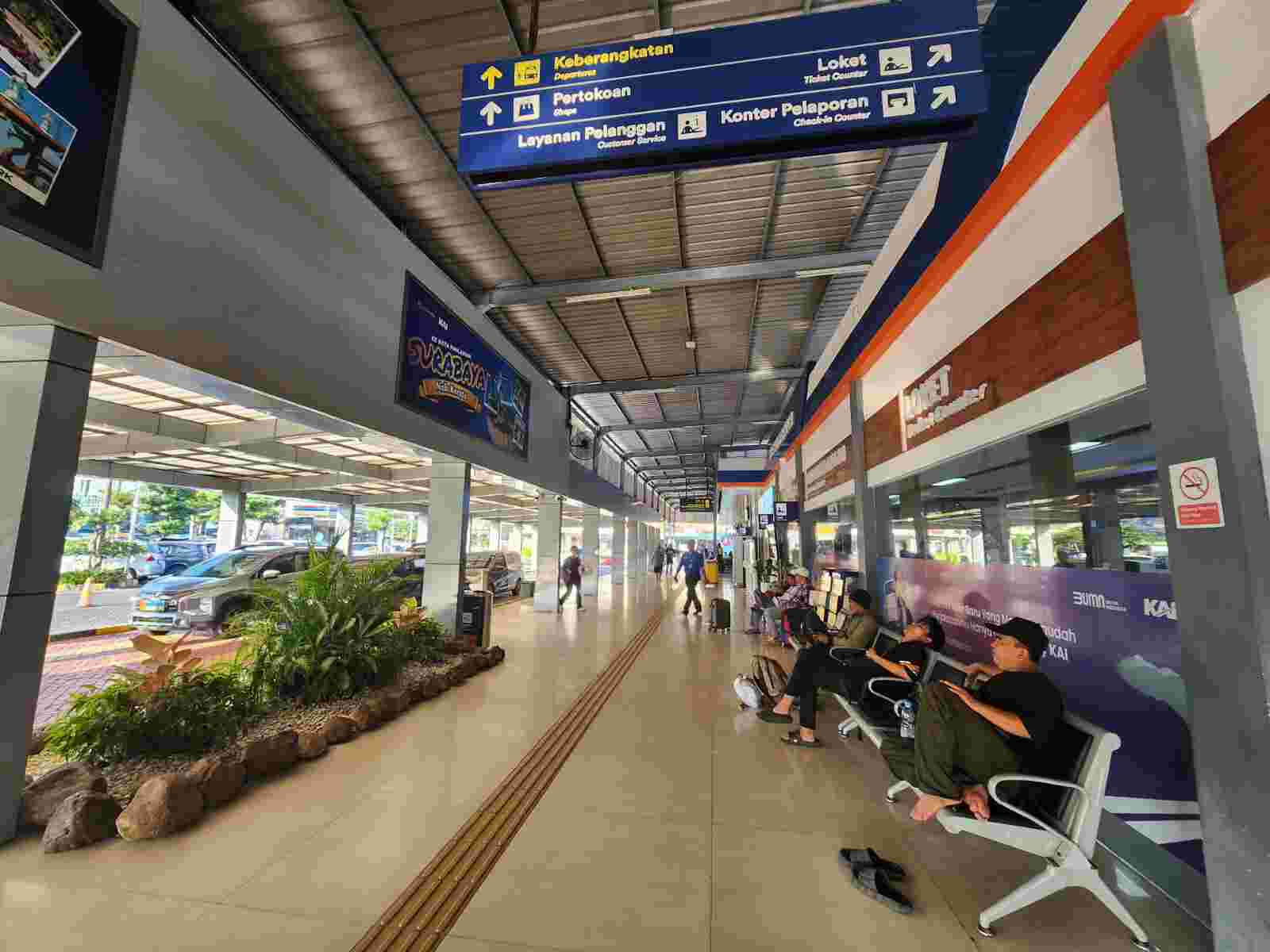 KAI Daop 8 Surabaya Sampaikan Permohonan Maaf atas Keterlambatan Kedatangan KA Jarak Jauh