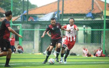 Fun Game, Tim Official Deltras Tunjukkan Taringnya Di Lapangan Mini Soccer Korem Surabaya