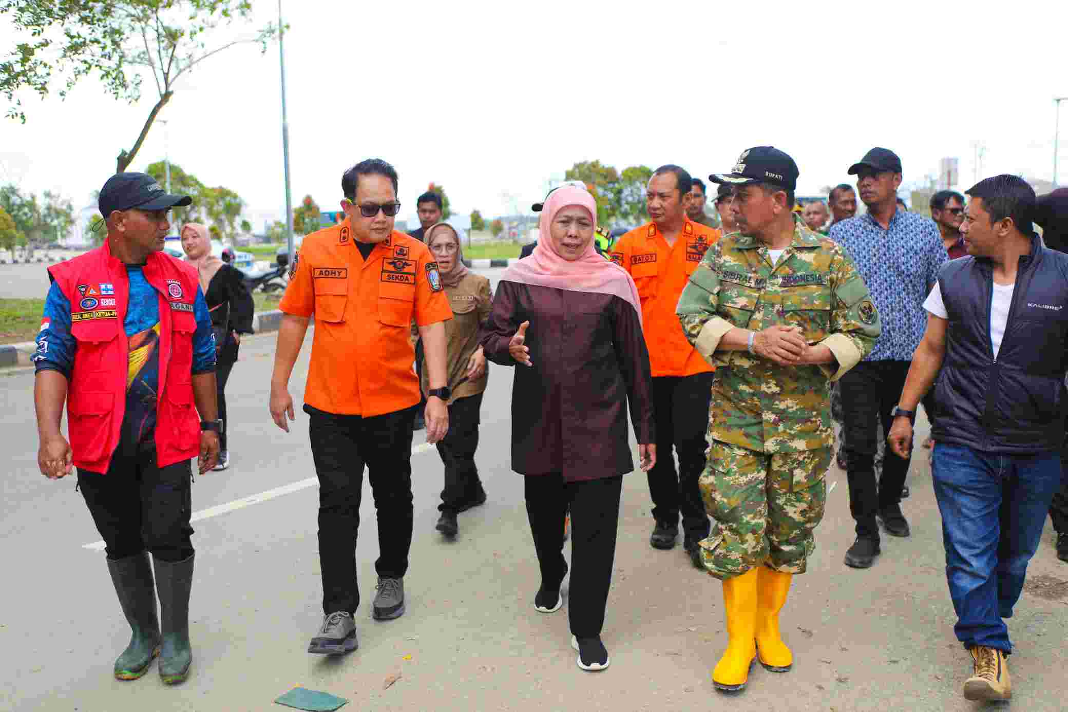 Sapa Pengungsi Di Pidie Jaya, Gubernur Khofifah Janjikan Bantuan Medis Dan Obat Obatan