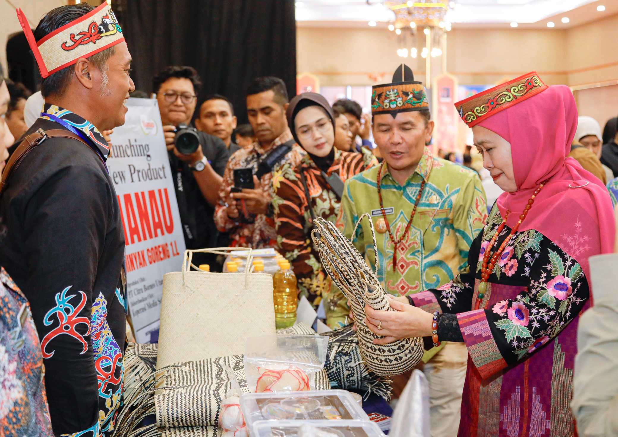 Gubernur Khofifah Pimpin Misi Dagang Jatim–Kalteng, Transaksi Tembus Rp2,08 Triliun