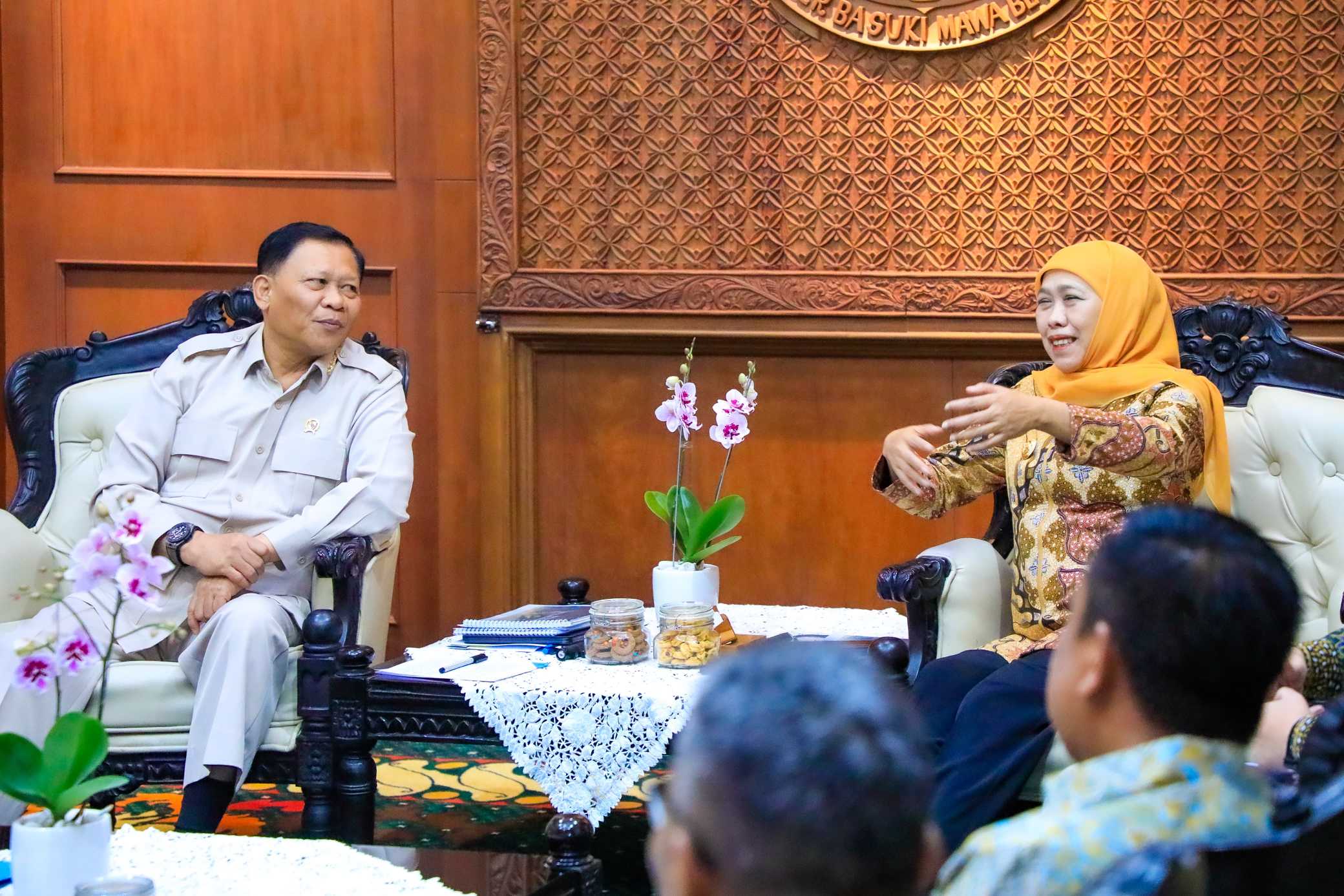 Gubernur Khofifah Tancap Gas Giant Sea Wall Pantura Jatim: Target Dipercepat, Risiko Bencana Pesisir Ditekan