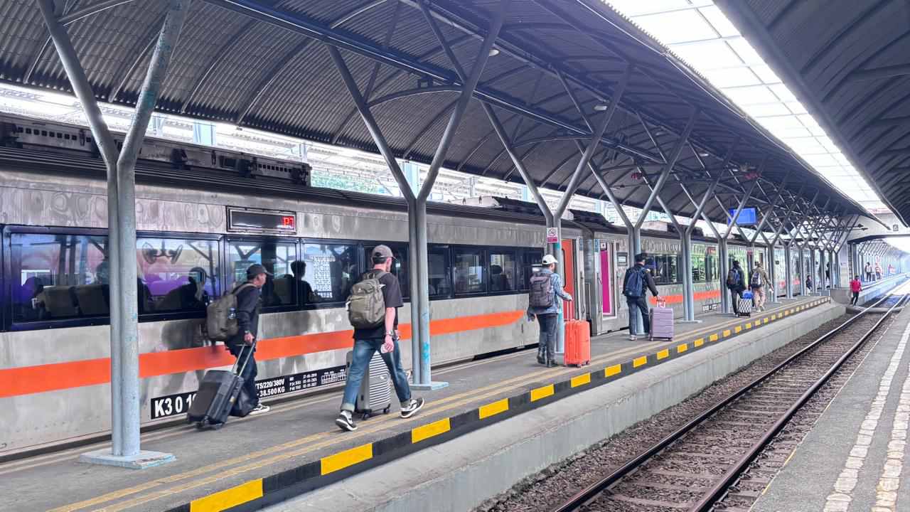 KAI Daop 8 Surabaya Layani Lebih dari 1 Juta Penumpang, Angkutan Lebaran 2026 Berjalan Sukses