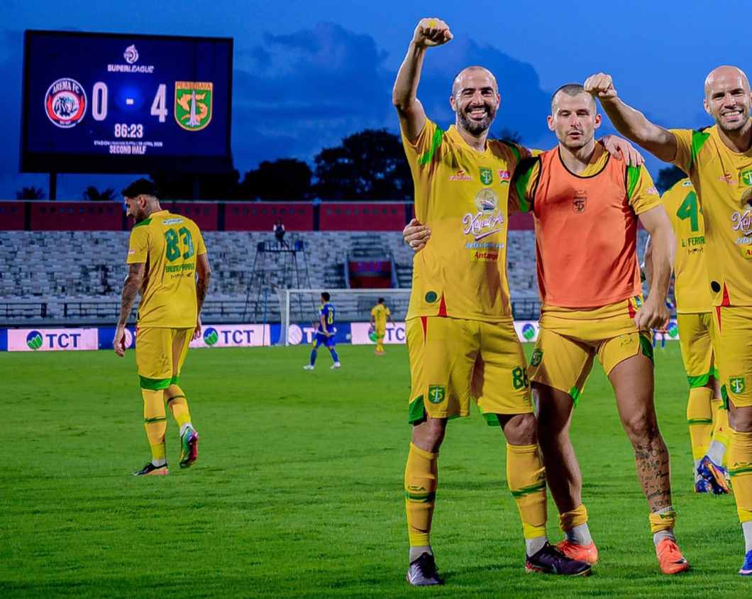 Kok Bisa Berubah Drastis? Arema FC Tangguh Lawan Persib Bandung, Tapi Loyo Dihajar Persebaya Surabaya 0-4