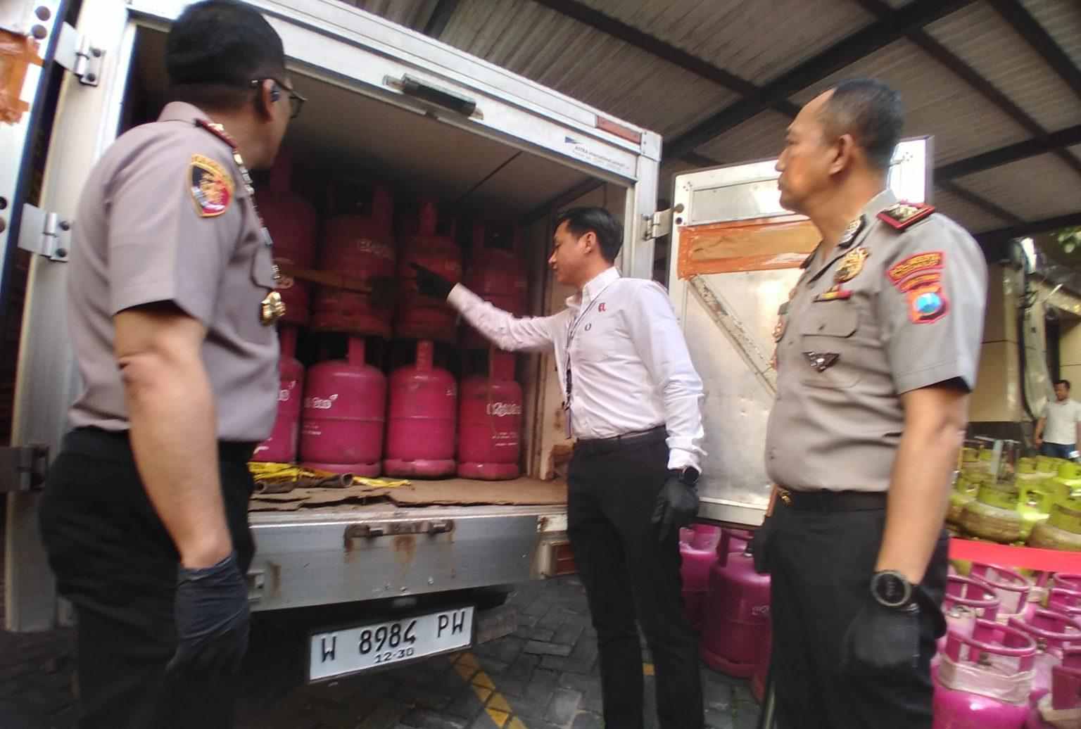 Rumah Bertuliskan “Dijual” Ternyata Markas Oplosan LPG, Polisi Bongkar Sindikat Raup Puluhan Juta