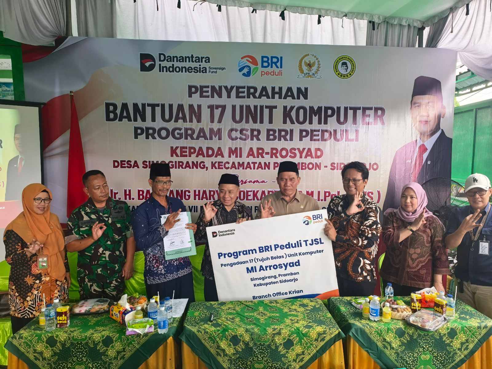 Sentuhan Kepedulian Bank Rakyat Indonesia Kanca Krian, Hadirkan Harapan Baru Untuk Siswa MI Ar-Rosyad