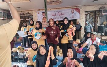 Tujuh Sapi Kurban Wabup Mimik Idayana Dibagikan Untuk 4.000 Warga