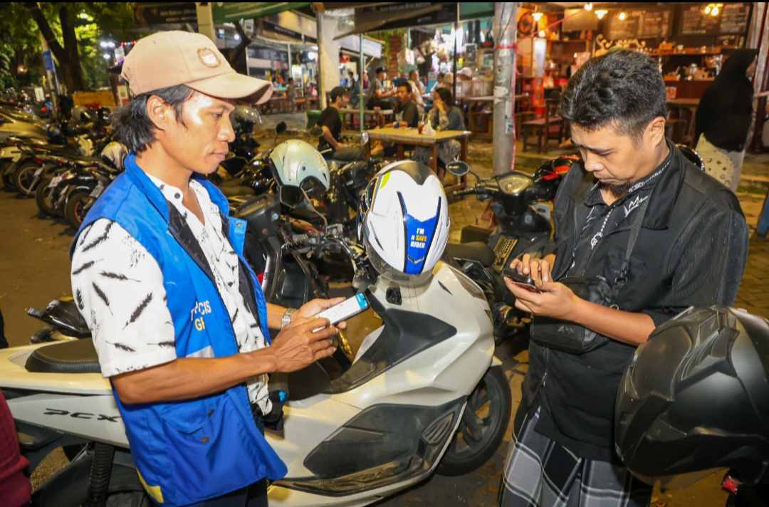 Surabaya Perluas Parkir Digital, 819 Juru Parkir Kini Layani Pembayaran Non Tunai