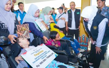Gubernur Khofifah Gelontorkan Bantuan Rp32,16 Miliar Untuk Warga Ngawi, Perkuat Daya Beli hingga Kemandirian Desa
