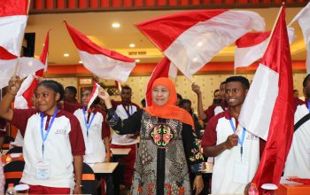 Sentuhan Gubernur Khofifah Untuk Anak Papua: Dari Jawa Timur Menuju Kampus Negeri dan Masa Depan Gemilang