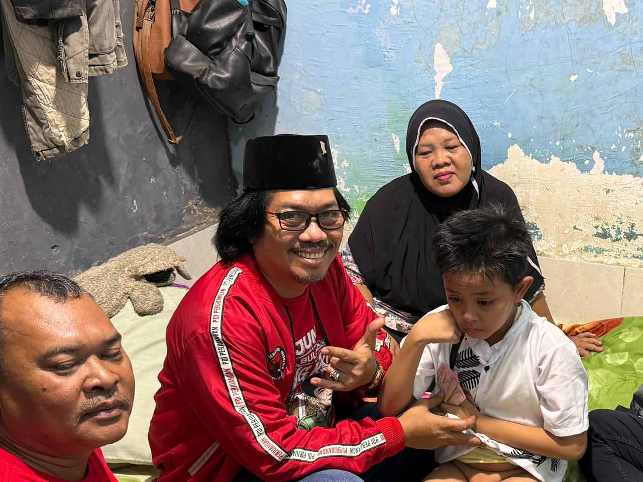 Khitan Blusukan Haji Buleks: Menjemput Senyum Anak-anak dari Gang-Gang Surabaya