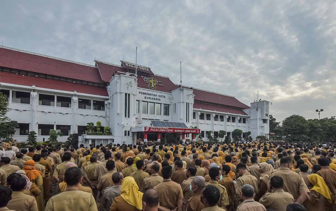 PAD Tembus 50 Persen, Walikota Eri Pastikan Gaji ke-13 ASN Surabaya Cair Penuh