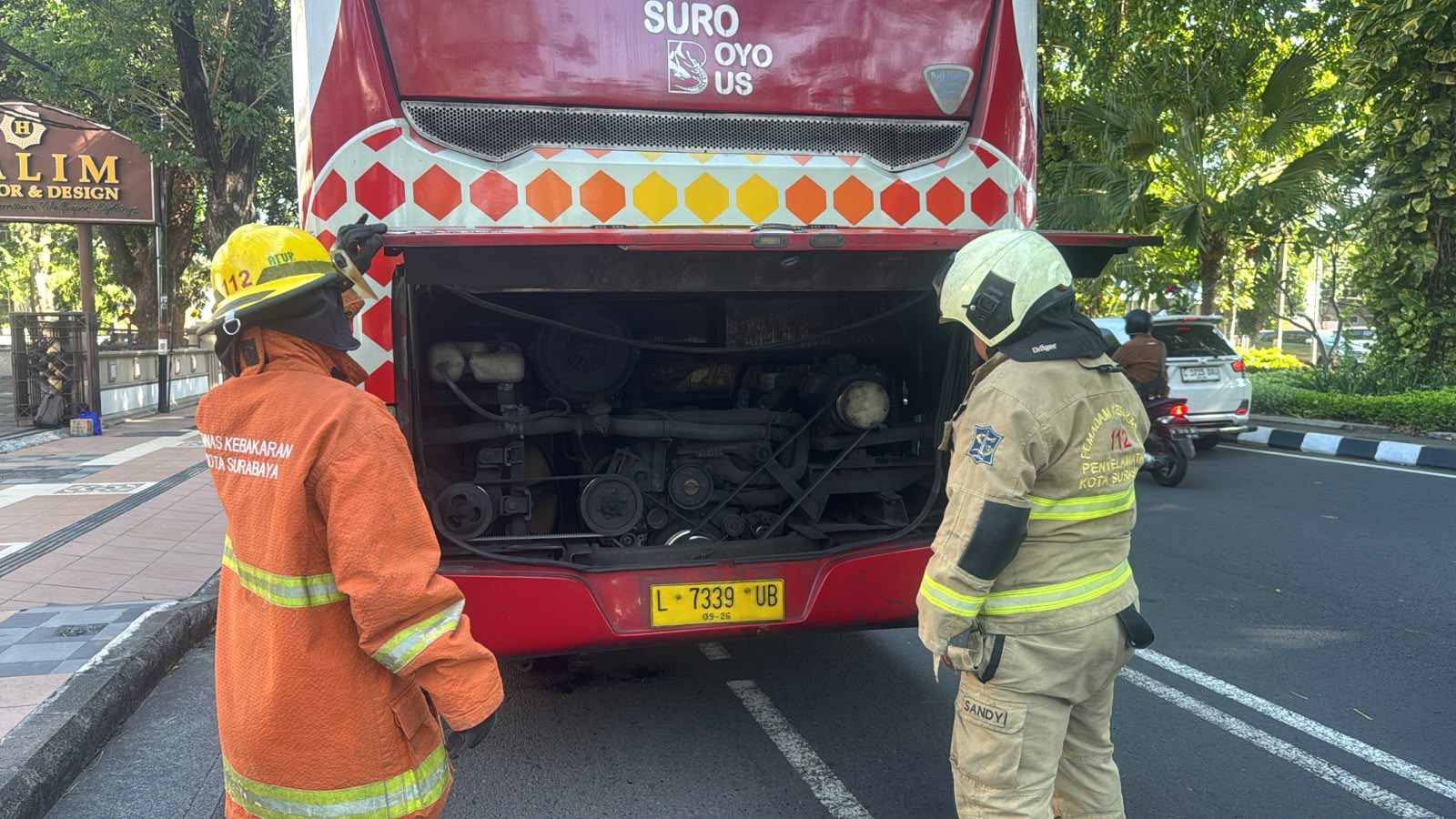 Viral Suroboyo Bus Berasap di Jalan Darmo, Dishub Surabaya Tegaskan Bukan Kebakaran
