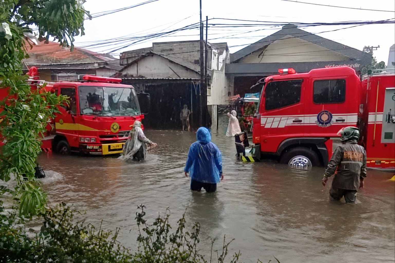 Surabaya Dikepung Genangan, Pasang Laut Jadi Biang Keladi, Pemkot Maksimalkan Rumah Pompa