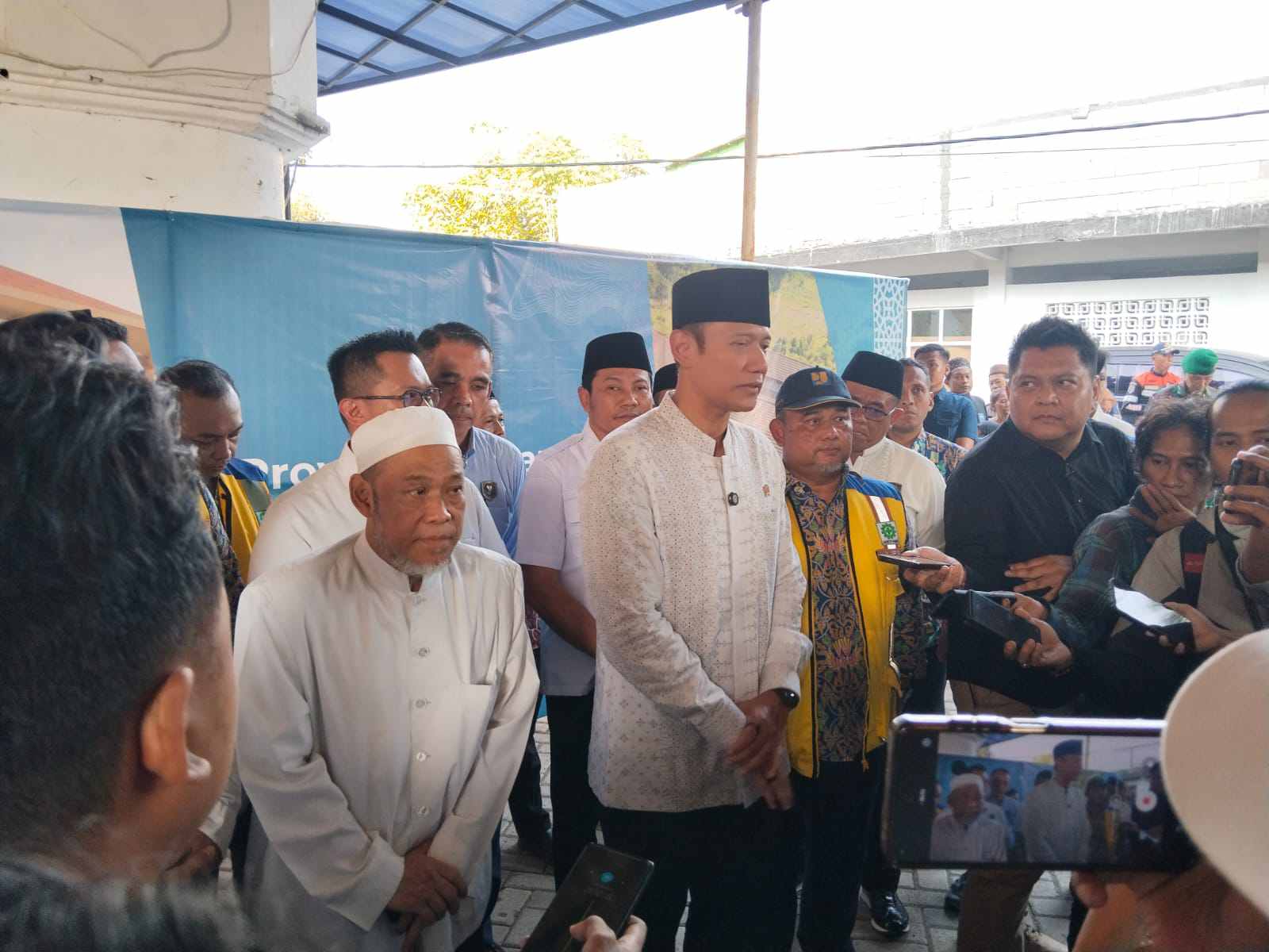 AHY Sambangi Ponpes Al Khoziny Sidoarjo, Tegaskan Santri Bukan Penonton Pembangunan