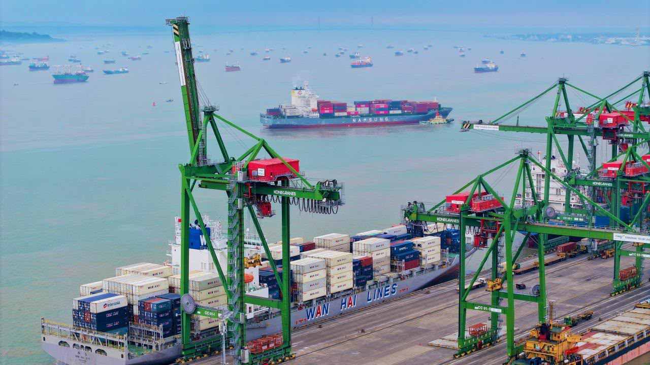 Melesat 13%, Terminal Teluk Lamong Tembus 1,2 Juta TEUs: Jawa Timur Kian Kokoh Jadi Hub Logistik Dunia