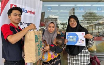Secercah Harapan dari Butir-Butir Telur: Kisah Konsistensi Alfamidi Menjaga Senyum Anak-Anak Pasuruan