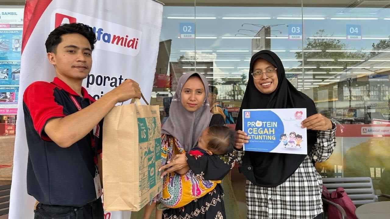 Secercah Harapan dari Butir-Butir Telur: Kisah Konsistensi Alfamidi Menjaga Senyum Anak-Anak Pasuruan