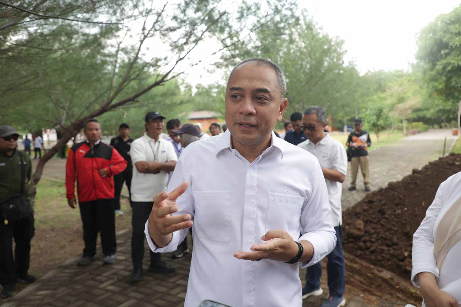 Tak Peka Keluhan Warga, Wali Kota Eri Instruksikan Inspektorat Periksa Tiga Kecamatan