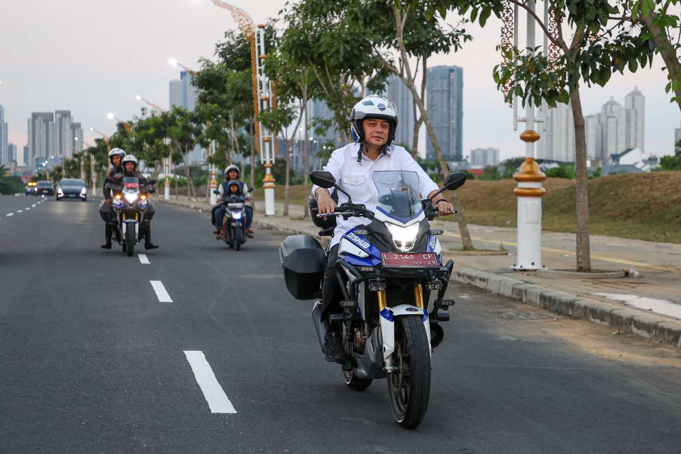 Atasi Kemacetan Surabaya Barat, Pemkot Uji Coba Rekayasa Lalu Lintas di Jalan Radial Road Lontar