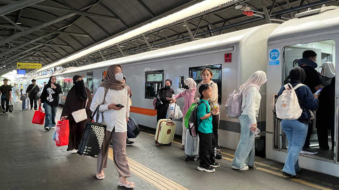 Kejujuran Insan KAI Berbuah Kepercayaan, Ribuan Barang Tertinggal Berhasil Diamankan KAI Daop 8 Surabaya