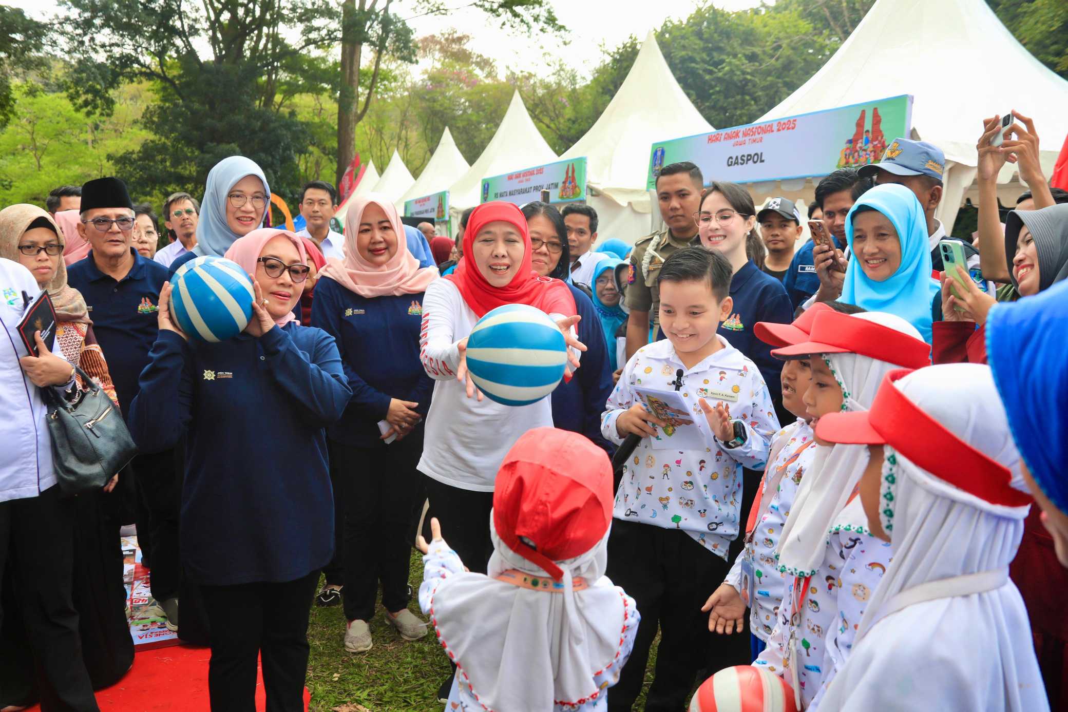 Hari Anak Nasional 2026, Gubernur Khofifah Ajak Semua Pihak Penuhi Hak dan Lindungi Anak Sebagai Investasi Strategis Bangsa