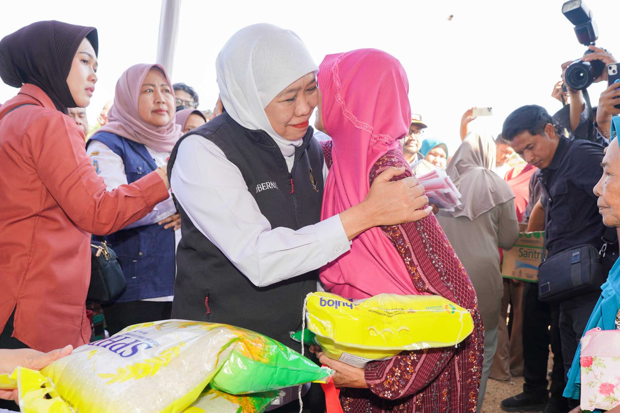 Gubernur Khofifah Gelar Pasar Murah Titik ke-93 di Nganjuk, Tekan Inflasi dan Jaga Daya Beli