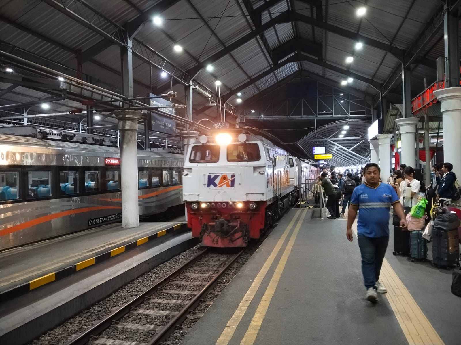 KAI Daop 8 Layani 36.755 Pelanggan pada Libur Maulid Nabi