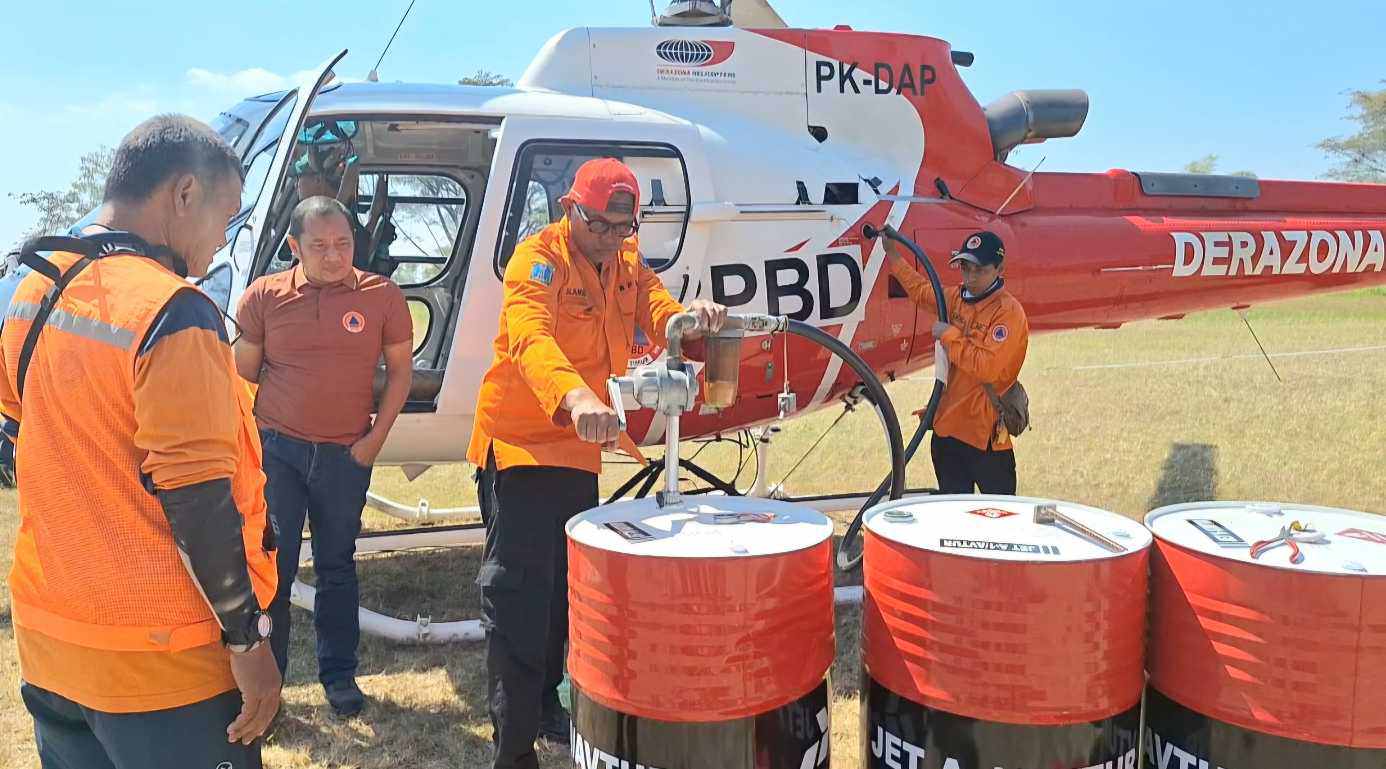 Api Kembali Menggila di Arjuna Welirang, BPBD Jatim Turunkan Helikopter Water Bombing