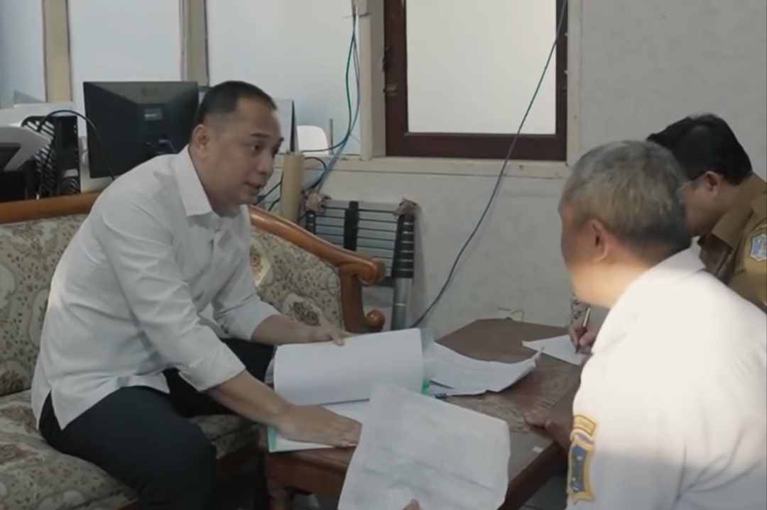 Eri Cahyadi Perintahkan Audit Pengelolaan Parkir Surabaya, Selisih Setoran Jadi Sorotan