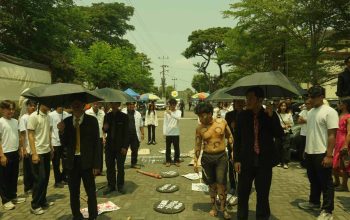 ” Predator Balik Kampung”, Arak-arakan Wisuda Teater ISI Yogyakarta Sindir Kembalinya Oknum yang Pernah Terjerat Kasus Kekerasan Seksual