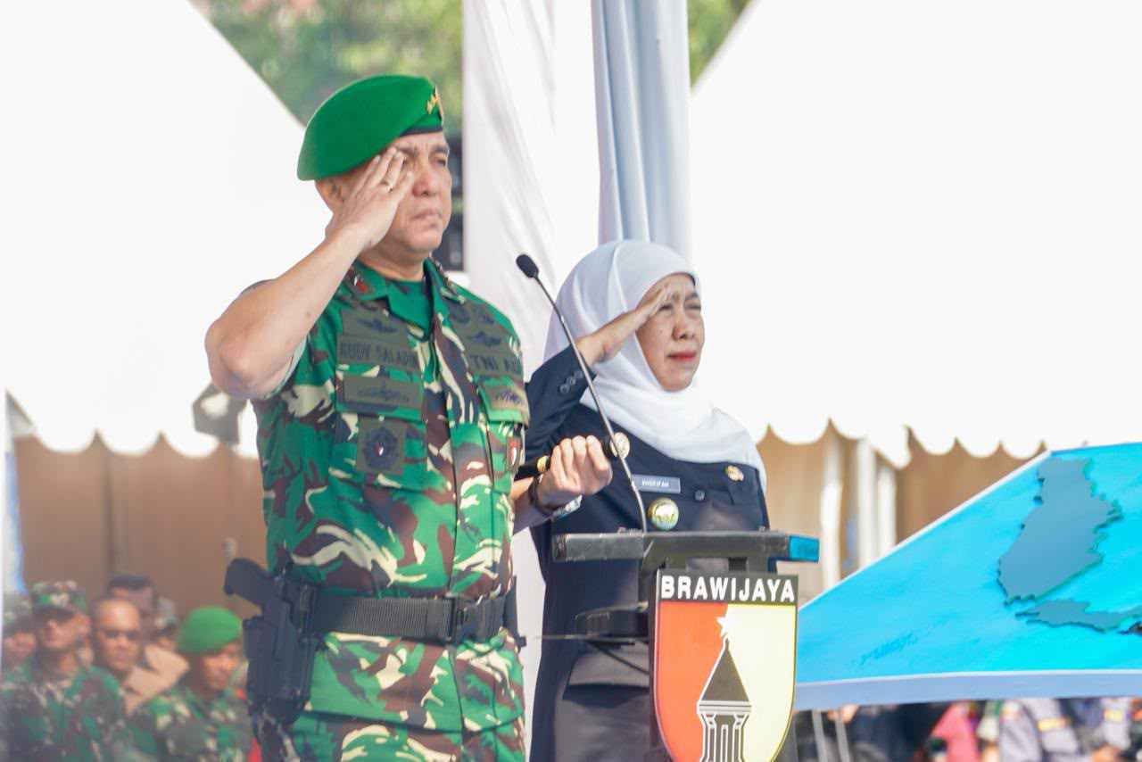HUT ke-81 TNI, Gubernur Khofifah Apresiasi Pengabdian Prajurit TNI Jaga Kedaulatan Negara dan Hadir Di Tengah Masyarakat