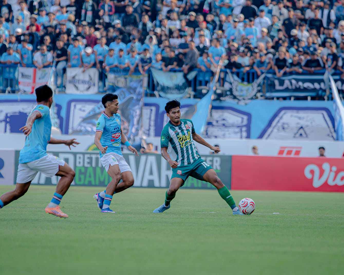 Benteng Kokoh Surajaya Runtuh! Deltras FC Jadi Tim Pertama yang “Memperawani” Gawang Persela Lamongan