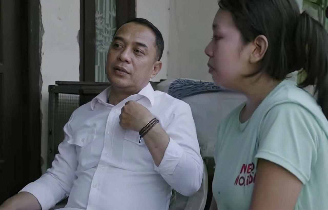 Pemkot Surabaya Komitmen Putus Rantai Kemiskinan, Wali Kota Eri Bantu Aisyah Kembali Sekolah Secara Gratis