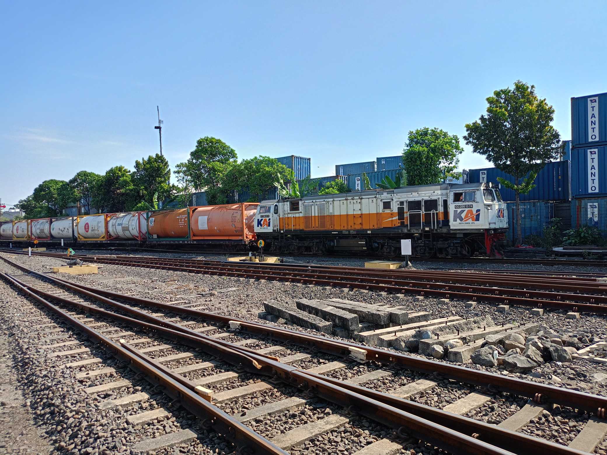 Laju Logistik Makin Kencang, KAI Daop 8 Surabaya Angkut Lebih dari 2,2 Juta Ton Barang hingga September 2026