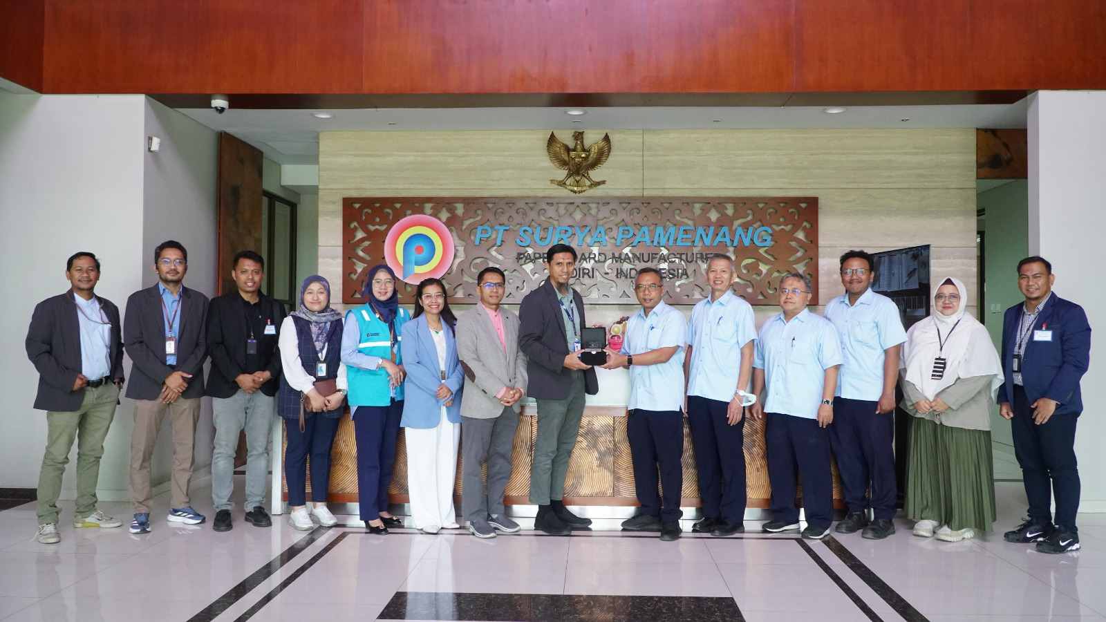 Jaga Denyut Industri Kediri, PLN UIT JBM Perkuat Andal Pasokan Listrik PT Surya Pamenang dan PT Surya Zigzag
