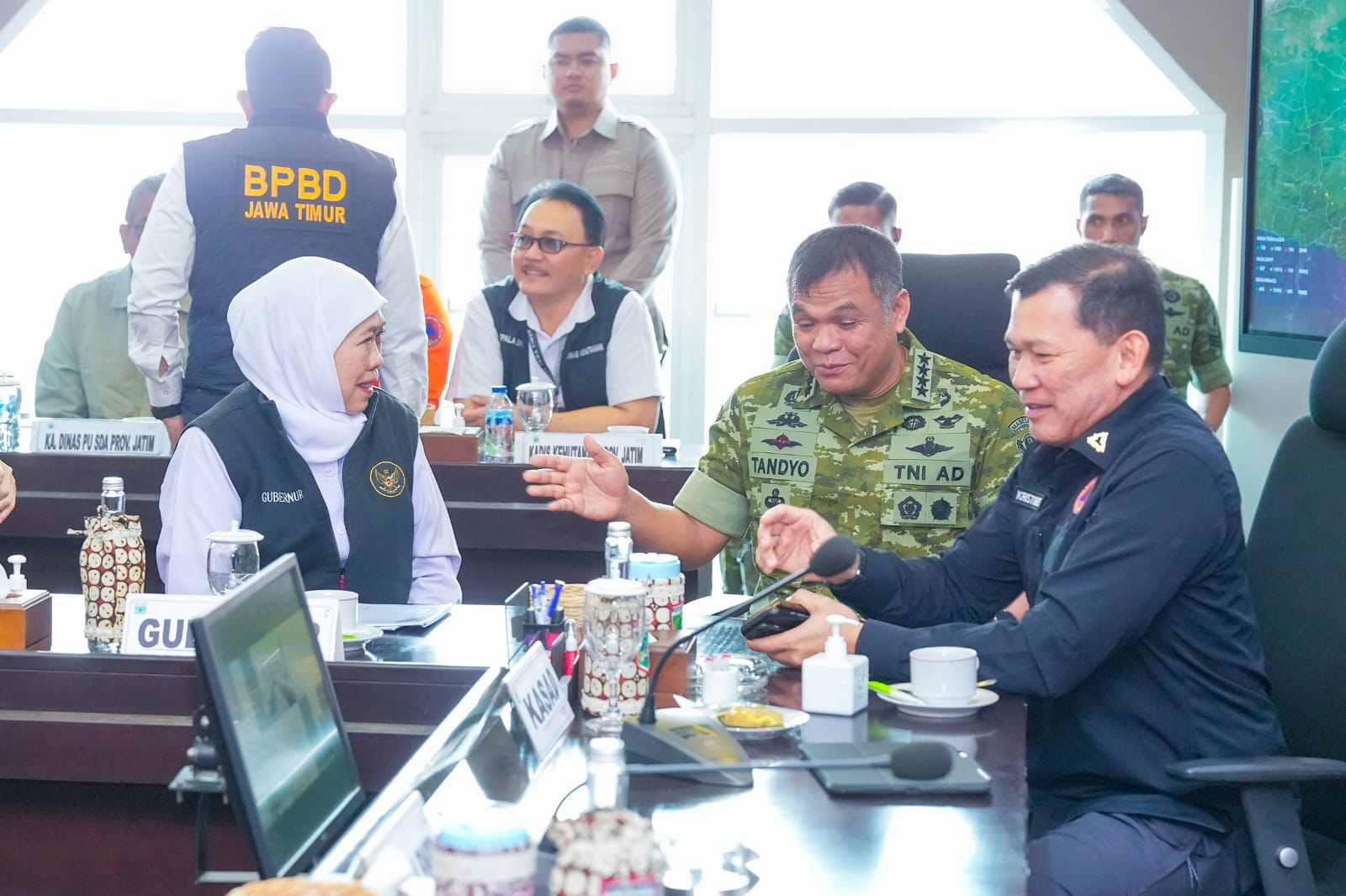 Lautan Api Lahap 11 Ribu Hektare Lahan Jatim, Gubernur Khofifah Gandeng KSAD dan BNPB Tempuh Jalur Sains Hingga Langit